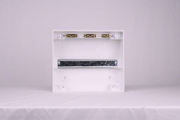 surface mounted plastic electrical switchboard enclosure – 12 way | hnb series | as/nzs compliant